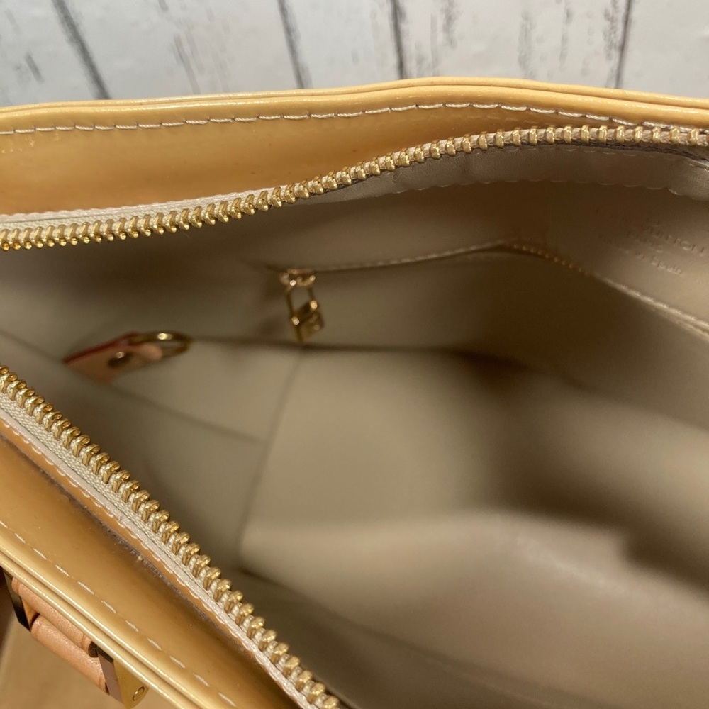 Louis Vuitton Monogram Vernis Houston Tote - Picture 10 of 15